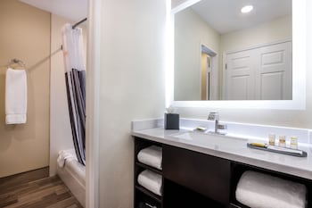 Deluxe Room, 1 King Bed, Non Smoking
