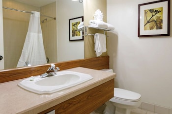 Deluxe Room, 2 Queen Beds, Smoking