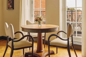 Corner Terrace Suite