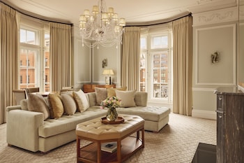 Corner Suite
