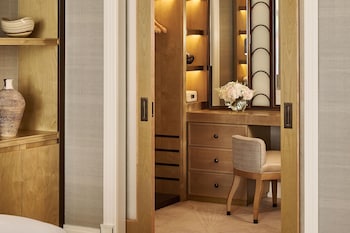 Claridge's Studio
