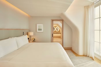 Claridge's Balcony Room