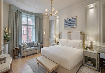 Corner Suite