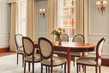 Brook Suite
