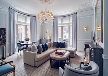 Corner Suite