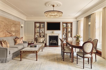 Brook Suite
