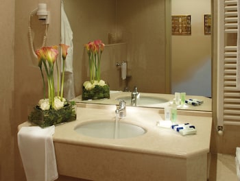 Standard Double Room (street view)