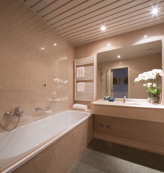 Standard Double Room (street view)