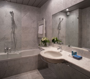 Standard Double Room (street view)