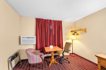 Suite, 1 King Bed, Accessible, Non Smoking
