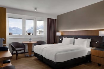 Standard Room, 2 Double Beds, Mountain View