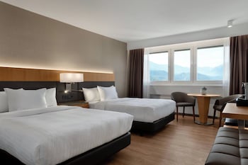 Standard Room, 2 Double Beds, Mountain View