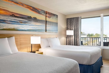 Suite, 2 Queen Beds, Non Smoking (One-Bedroom)