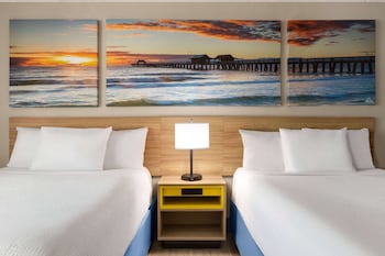 Standard Room, 2 Queen Beds, Smoking