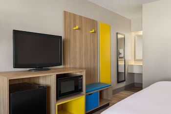 Standard Room, 2 Queen Beds, Smoking