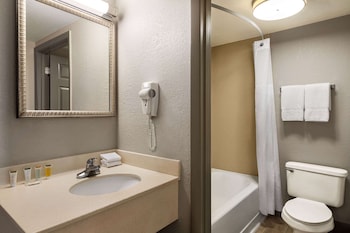 Standard Room, 2 Queen Beds, Smoking