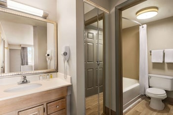 Suite, 2 Queen Beds, Non Smoking (One-Bedroom)