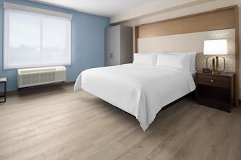Standard Room, 1 King Bed, Mobility Accessible, Non Smoking (Mobility)