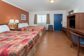 Room, 2 Queen Beds, Smoking