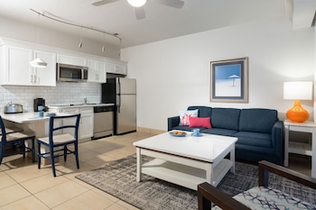 1 Bedroom Captiva Villa,1 King Bed