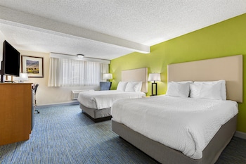 Family Suite, Multiple Beds, Non Smoking, Refrigerator & Microwave