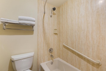 Suite, 1 Queen Bed with Sofa bed, Non Smoking, Refrigerator & Microwave (with Sofabed)