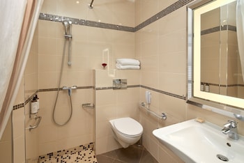 Room (Paris Eiffel Tower)