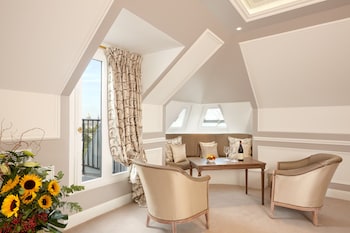 Junior Suite (Eiffel Tower)