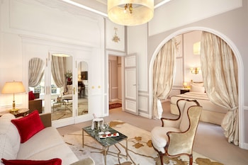 Suite (Eiffel Tower)