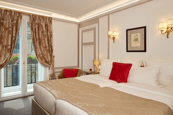 Room (Louvre Prestige)