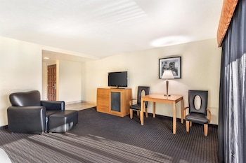 Standard Room, 2 Queen Beds, Non Smoking, Balcony