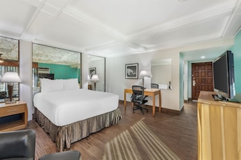 Standard Room, 1 Queen Bed, Non Smoking, Balcony