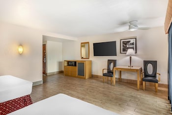 Standard Room, 2 Queen Beds, Non Smoking, Balcony