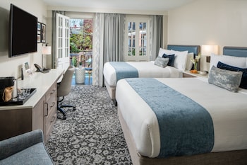 Deluxe Guest Room, Toulose Street View, 2 Queen Beds, Balcony