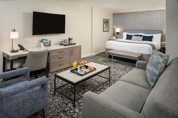 Junior Suite, Bourbon Street View, 1 King Bed, Balcony