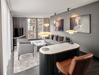 Suite (Nikolai)