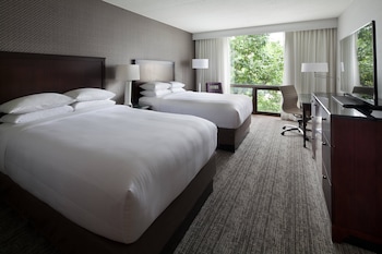 Room, 2 Double Beds, Lake View (Hearing Accessible)
