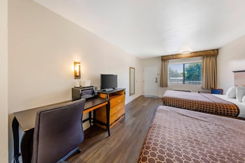 Standard Room, 2 Queen Beds, Non Smoking