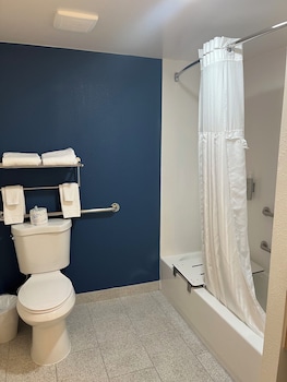 Room, 1 Queen Bed, Accessible, Bathtub (Mobility Accessible)