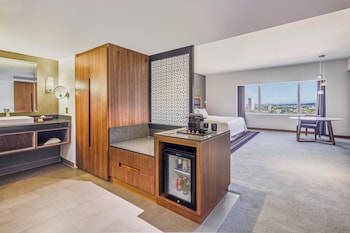 Junior Suite, 1 King Bed