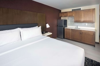 Room, 1 King Bed, Kitchenette