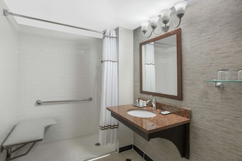 Deluxe Room, 1 King Bed, Accessible, Non Smoking (Mobility)