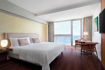 Deluxe Room, 2 Twin Beds, Sea View (Balcony)