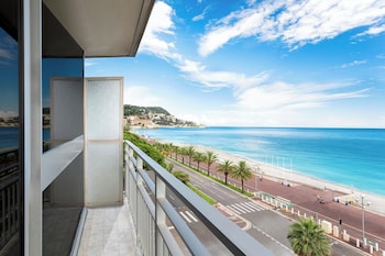 Deluxe Room, 2 Twin Beds, Sea View (Balcony)