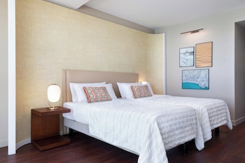 Deluxe Room, 2 Twin Beds, Sea View (Balcony)