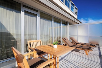 Executive Room, 1 King Bed, Sea View (Terrace)