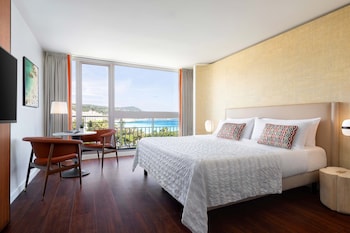 Deluxe Room, 1 King Bed, Garden View