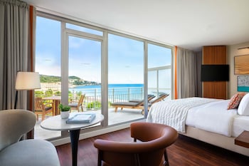 Executive Room, 1 King Bed, Garden View