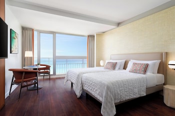 Deluxe Room, 2 Twin Beds, Sea View (Balcony)