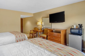 Standard Room, 2 Queen Beds, Non Smoking, Refrigerator & Microwave (Pet Friendly)